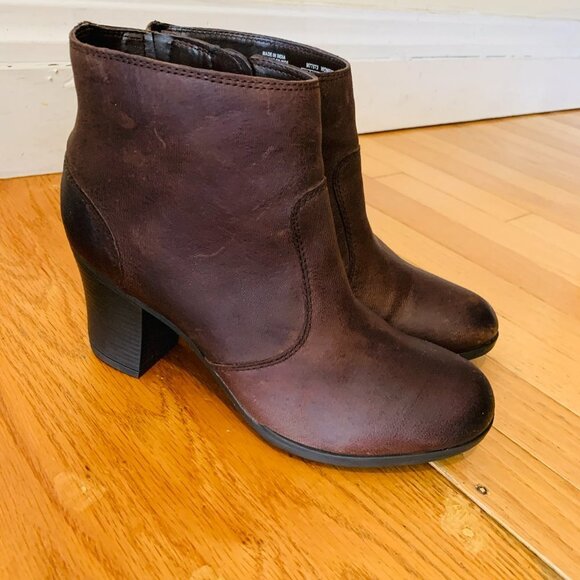 Women's ROCKPORT Brown Leather Zip Up Ankle Boots Booties Size 9 M - Picture 3 of 16